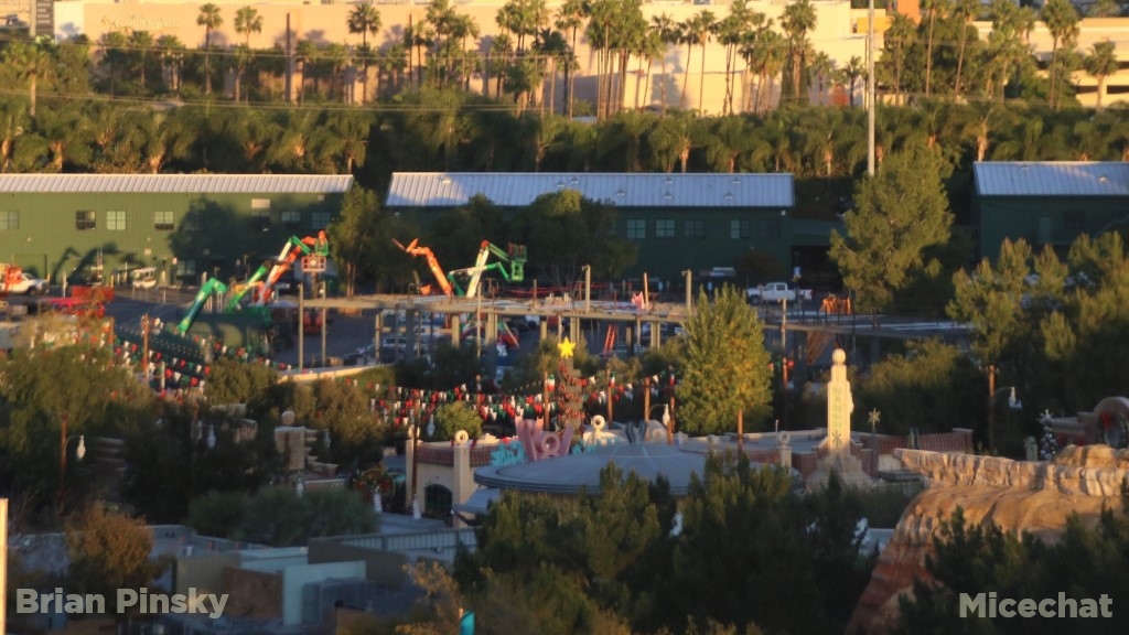 , Disney California Adventure Update – Marvel Up, Christmas Down