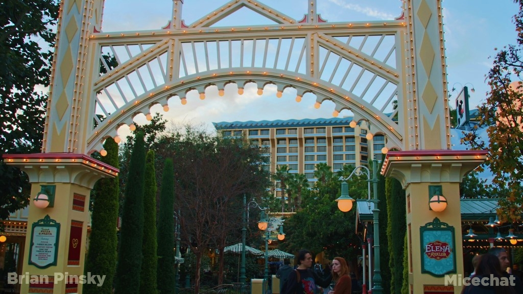, Disney California Adventure Update – Marvel Up, Christmas Down