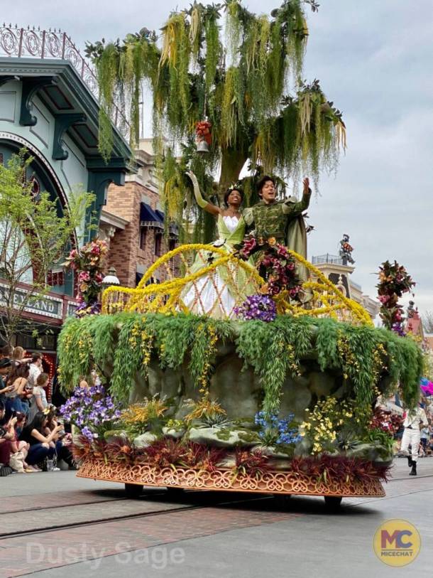 Magic Happens Parade, Disneyland&#8217;s Magic Happens Parade Returns &#8211; Essential Guide!