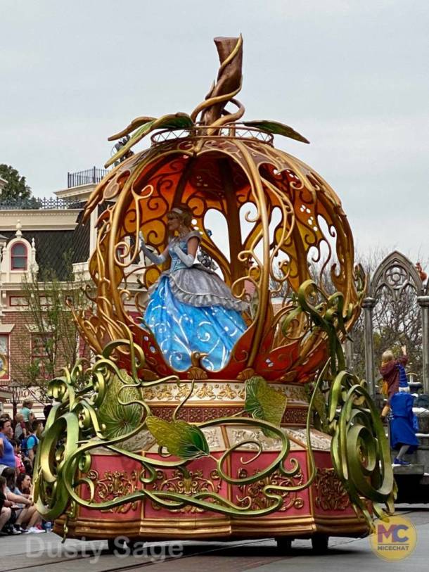 Magic Happens Parade, Disneyland&#8217;s Magic Happens Parade Returns &#8211; Essential Guide!