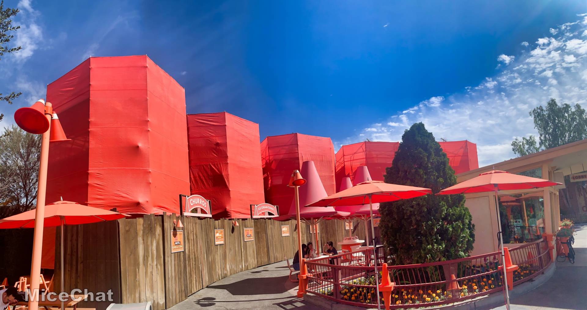 , Disneyland Update – Parade Magic (or Tragic) & Food Too