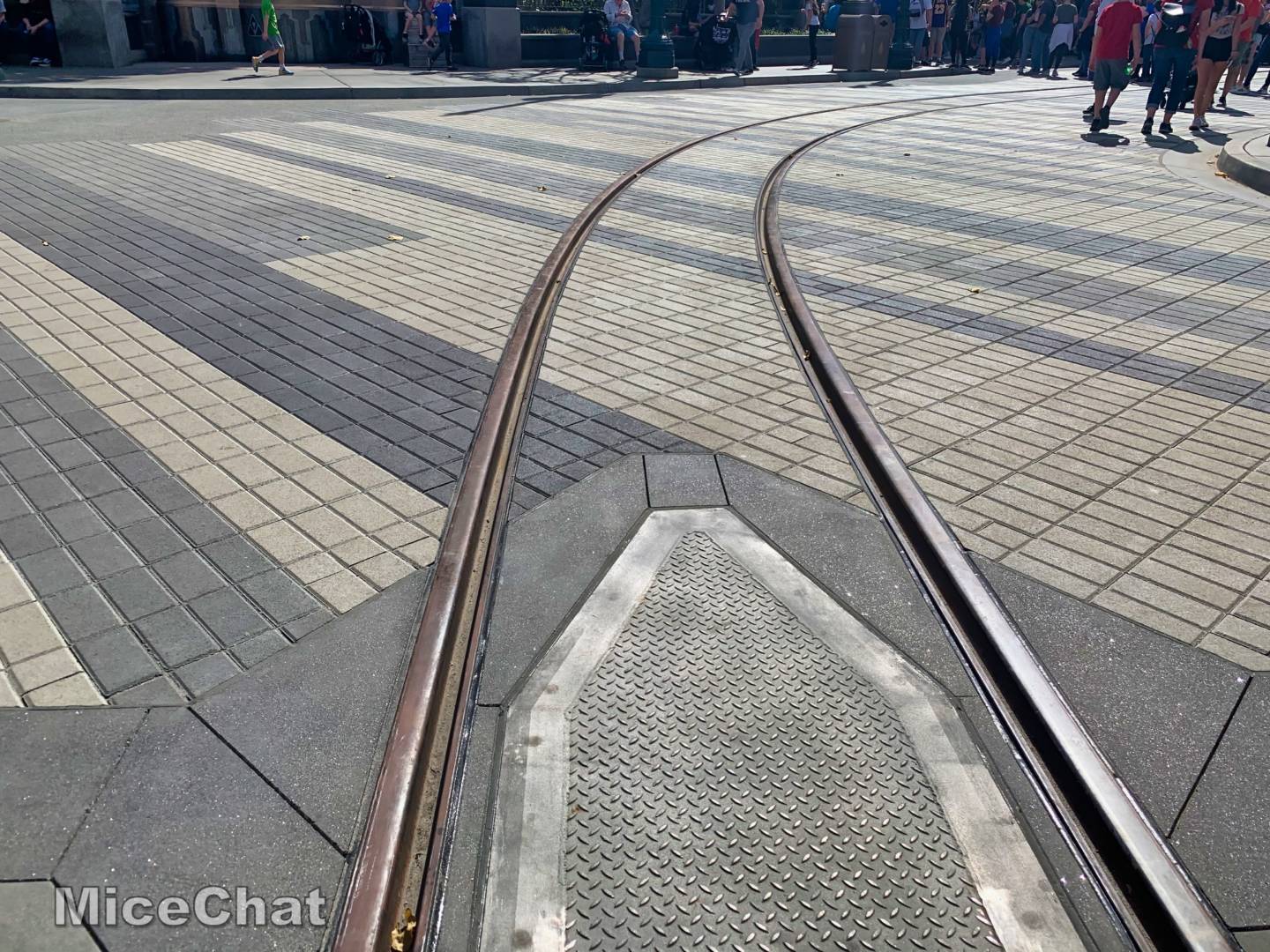 , Disneyland Update – Parade Magic (or Tragic) & Food Too