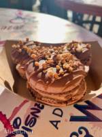 Disneyland-news-Food-Wine-Mickey-Chocolate-peanutbutter
