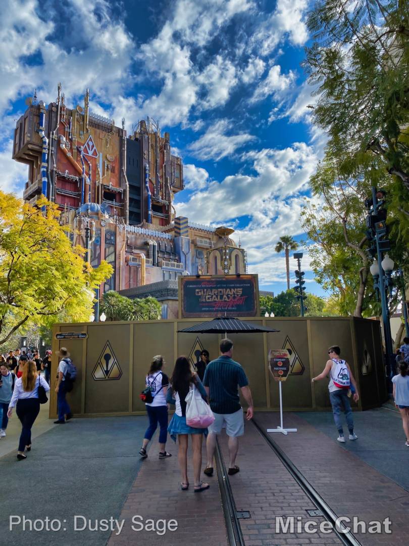 , Disneyland Update: New Parade, Food, & Chewie This Week!