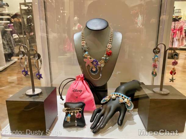 , Disneyland Update: New Parade, Food, & Chewie This Week!