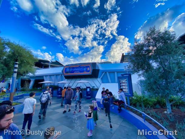 , Disneyland Update: New Parade, Food, & Chewie This Week!
