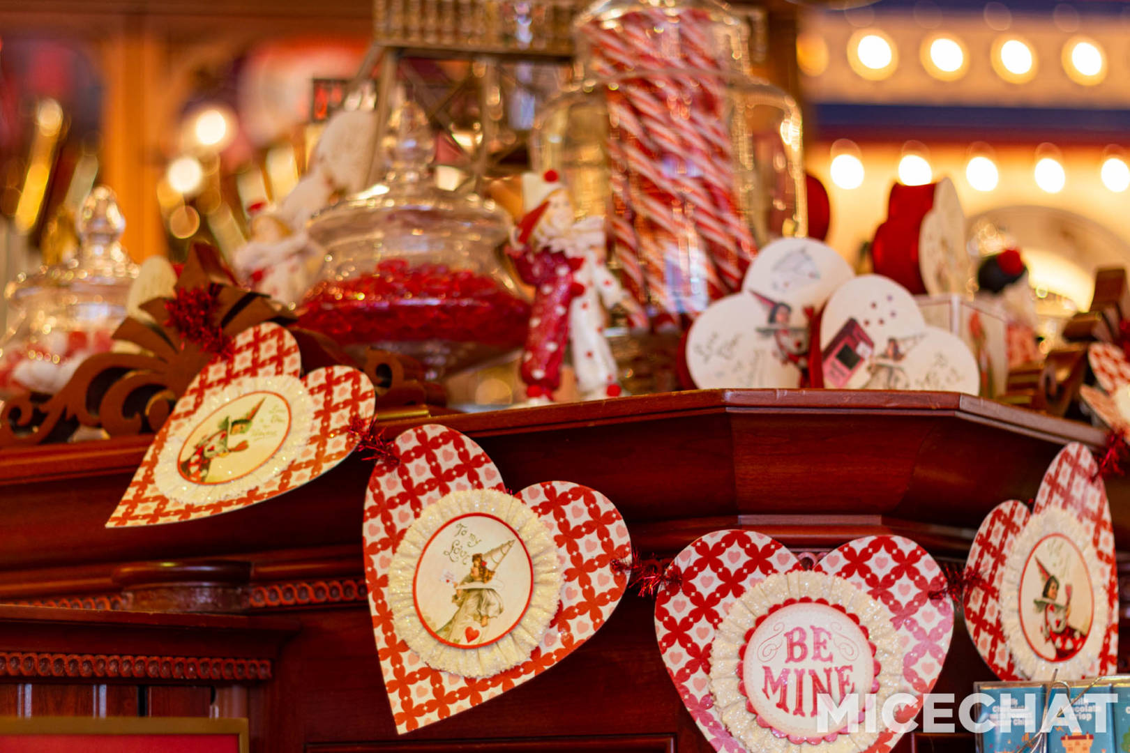 Disneyland, Disneyland Update: Sparks Fly as Holiday Hearts Arrive
