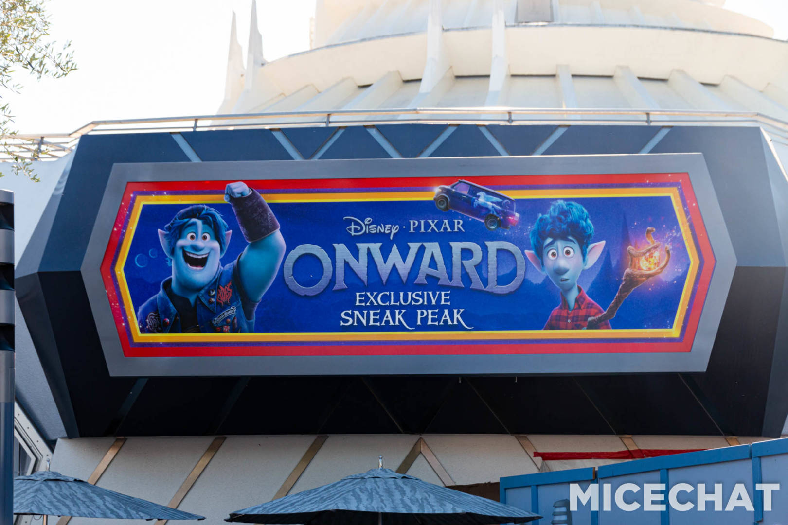 Disneyland, Disneyland Update: Sparks Fly as Holiday Hearts Arrive