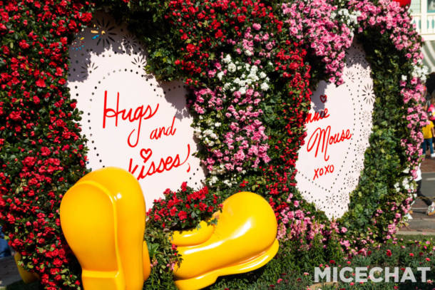 Disneyland, Disneyland Update: Sparks Fly as Holiday Hearts Arrive