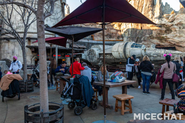 Disneyland, Disneyland Update: Sparks Fly as Holiday Hearts Arrive