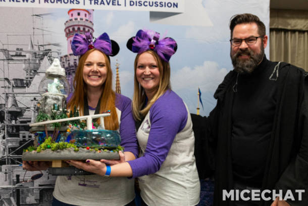 Disneyland, Disneyland Update: Sparks Fly as Holiday Hearts Arrive