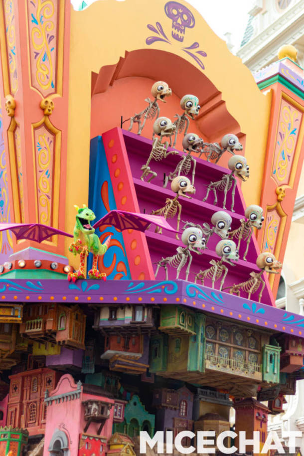 Magic Happens Parade, FIRST LOOK at Disneyland&#8217;s New Magic Happens Parade (PHOTOS!)