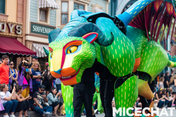 Magic Happens Parade, Disneyland&#8217;s Magic Happens Parade Returns &#8211; Essential Guide!