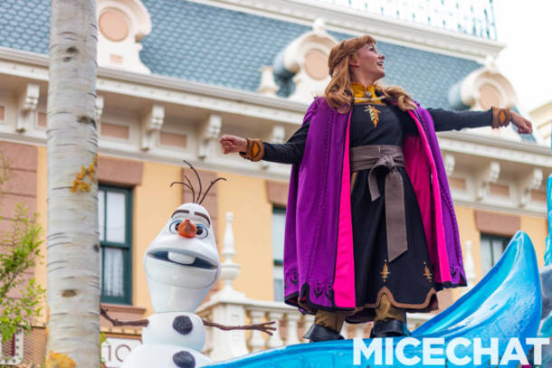 Magic Happens Parade, Disneyland&#8217;s Magic Happens Parade Returns &#8211; Essential Guide!