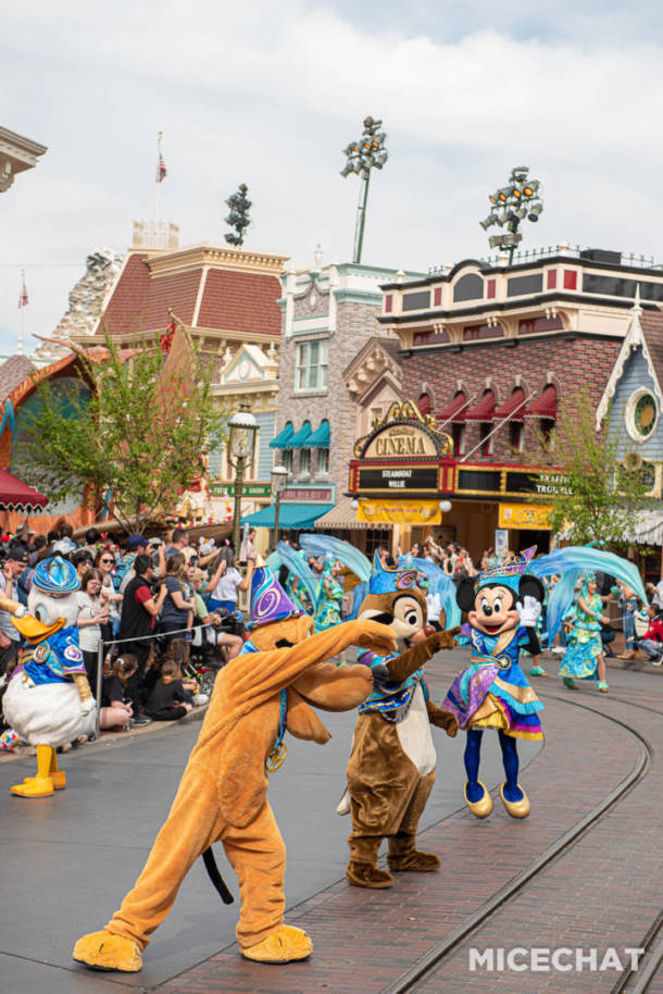 , Disneyland Update &#8211; Parade Magic (or Tragic) &#038; Food Too