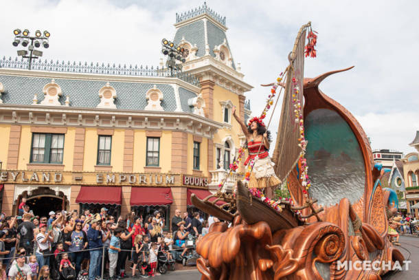 , Disneyland Update &#8211; Parade Magic (or Tragic) &#038; Food Too