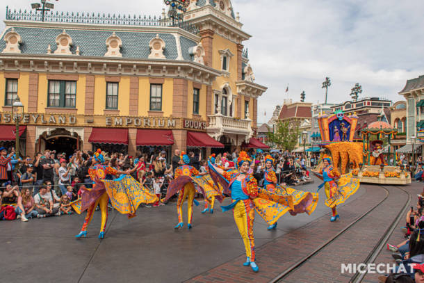 , Disneyland Update &#8211; Parade Magic (or Tragic) &#038; Food Too