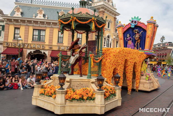 , Disneyland Update &#8211; Parade Magic (or Tragic) &#038; Food Too