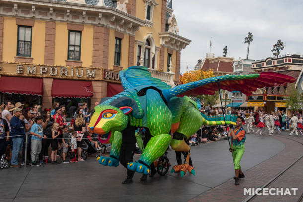 , Disneyland Update &#8211; Parade Magic (or Tragic) &#038; Food Too