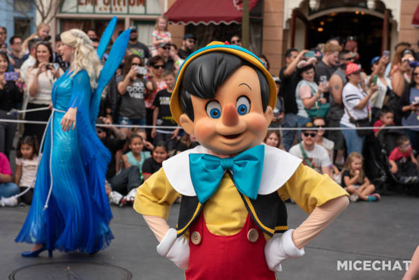 , Disneyland Update &#8211; Parade Magic (or Tragic) &#038; Food Too