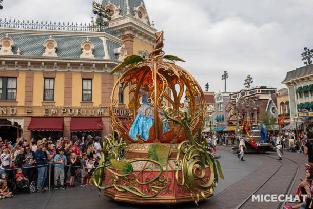 , Disneyland Update &#8211; Parade Magic (or Tragic) &#038; Food Too