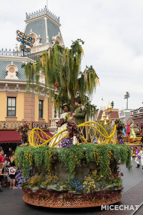 , Disneyland Update &#8211; Parade Magic (or Tragic) &#038; Food Too