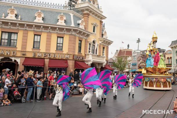 , Disneyland Update – Parade Magic (or Tragic) & Food Too