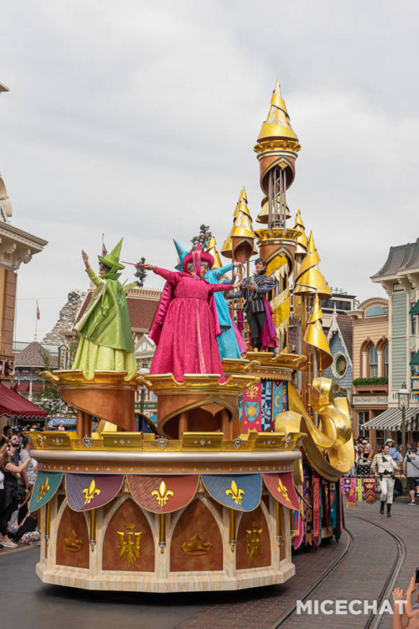 , Disneyland Update &#8211; Parade Magic (or Tragic) &#038; Food Too