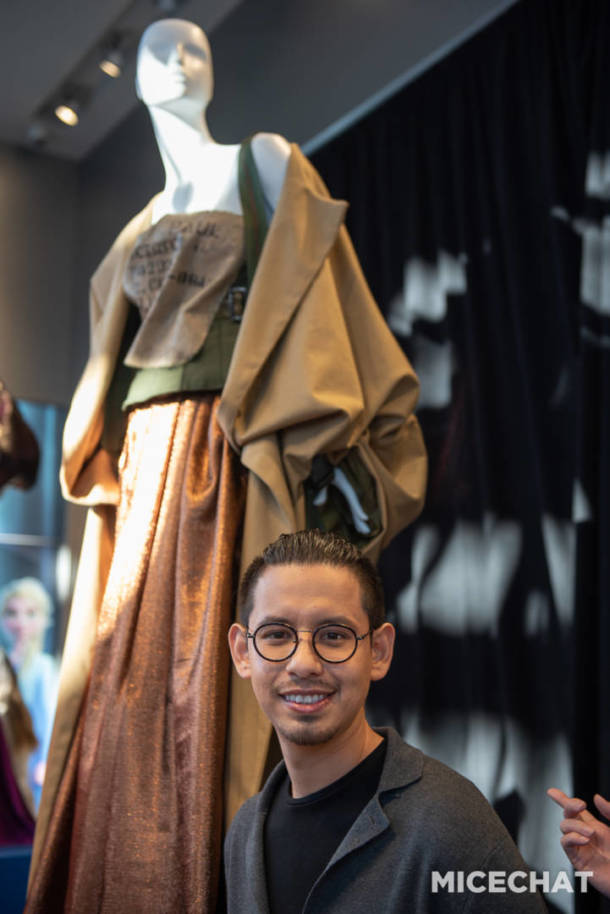 , Disney Store Takeover – Fashion Institute Makes Frozen Magic