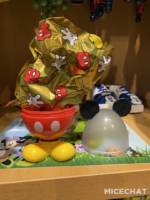 Disney-store-egg-hunt-2020-opening-the-capsule