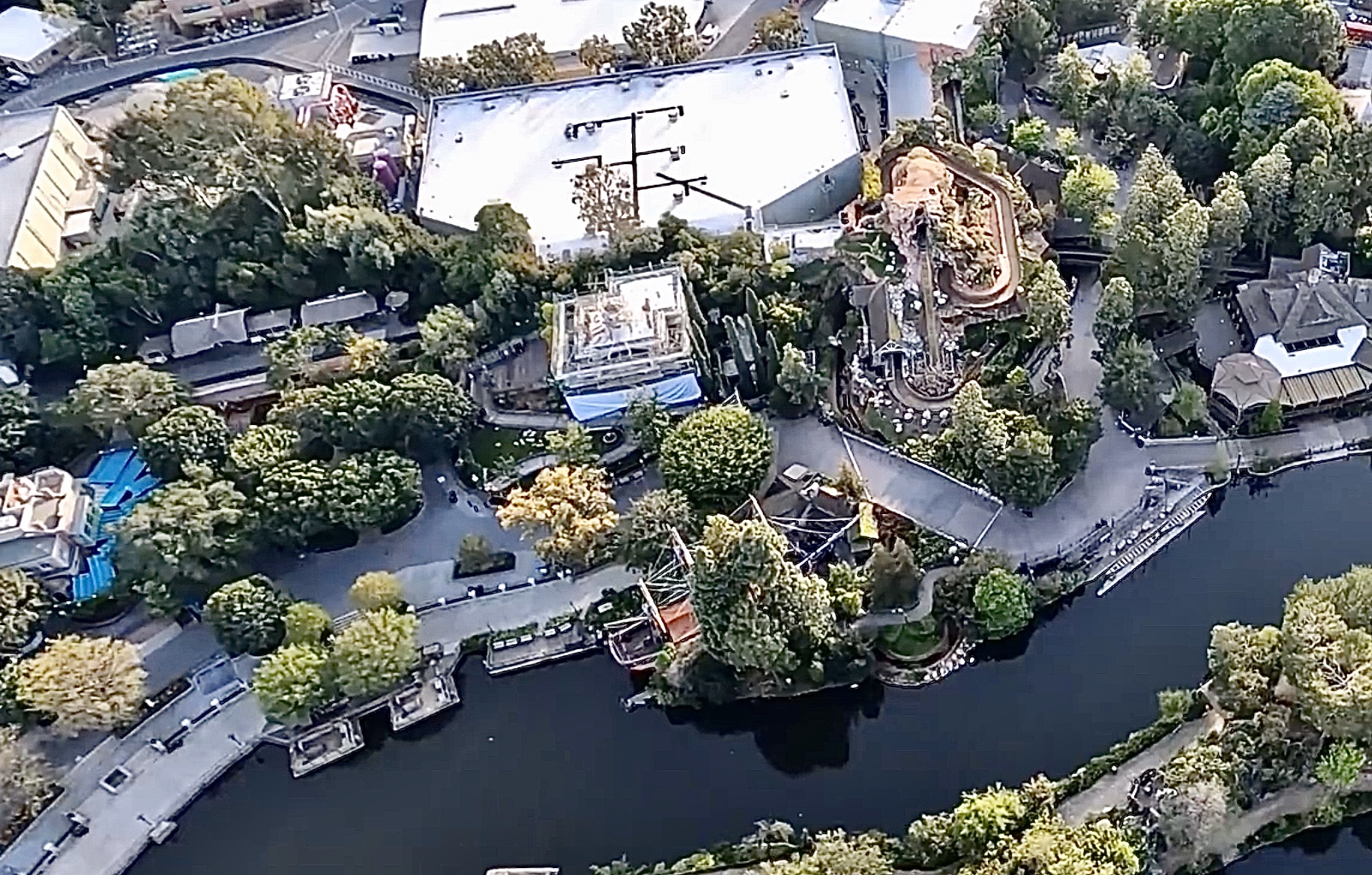 , Disneyland Update Gets High &#8211; Above the Parks &#038; When They Could Reopen