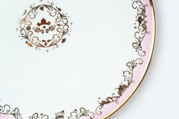 A closer look at Robe Factory's Disney Princess Serving Platter