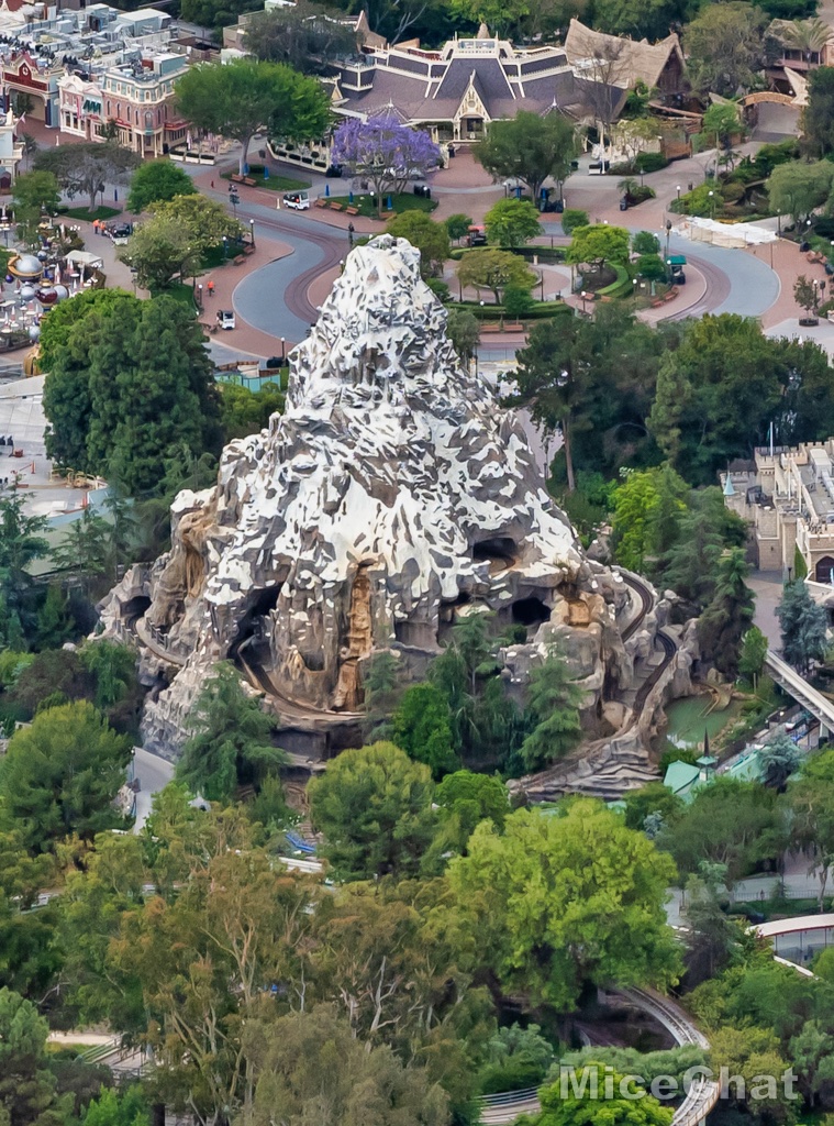 , Disneyland Update &#8211; Red, White and Blue &#038; Reopenings Too