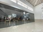 Closed Apple Store at Florida Mall