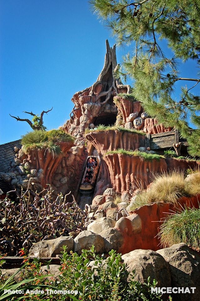 , Disneyland Update! Splash Down, Closures & New Aerial Photos