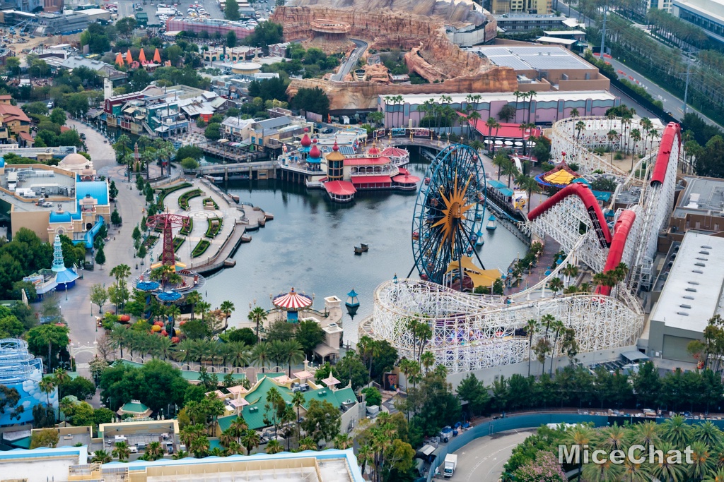 , Disneyland Update! Splash Down, Closures & New Aerial Photos