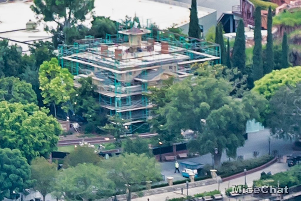 , Disneyland Update! Splash Down, Closures & New Aerial Photos