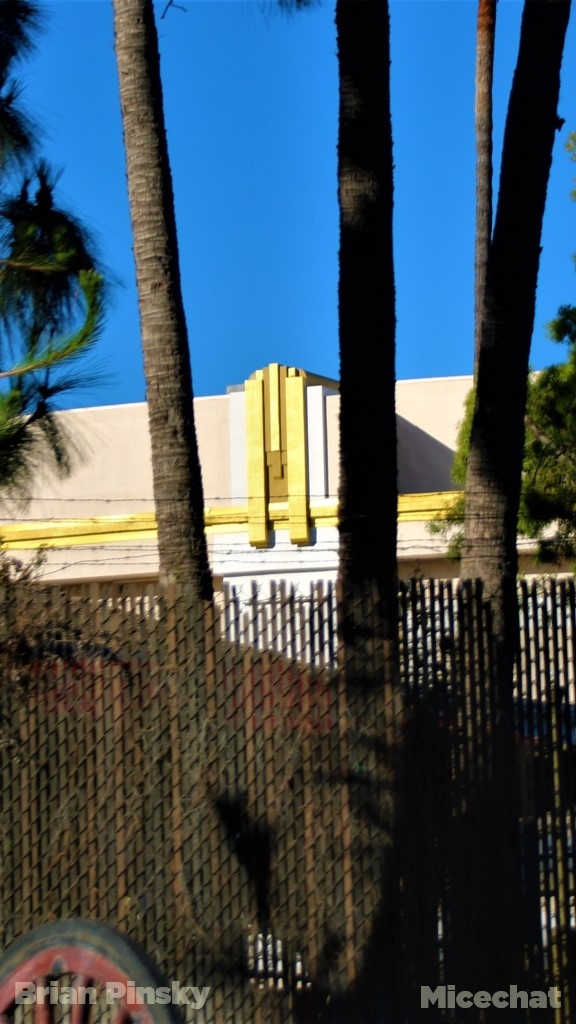 , Knott’s Update: New Signs of Life – Fried Chicken, Funnel Cakes, and Super K