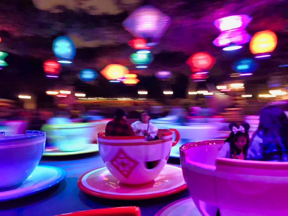 , DISNEYLAND UPDATE: Crowd Collapse, Oogie Observations & A Splashtacular Surprise