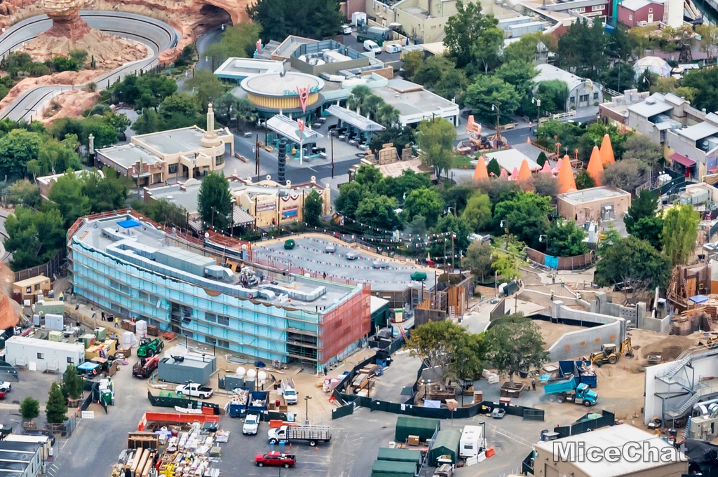 , Disneyland Update &#8211; It&#8217;s Beginning to Look a Lot Like Progress