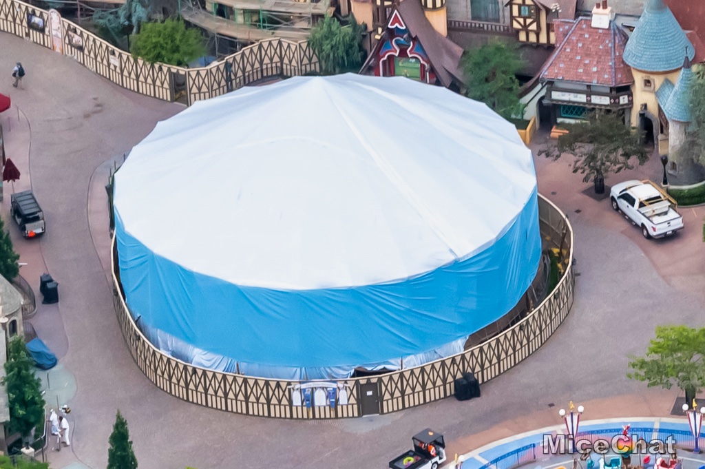 , Disneyland Update &#8211; It&#8217;s Beginning to Look a Lot Like Progress