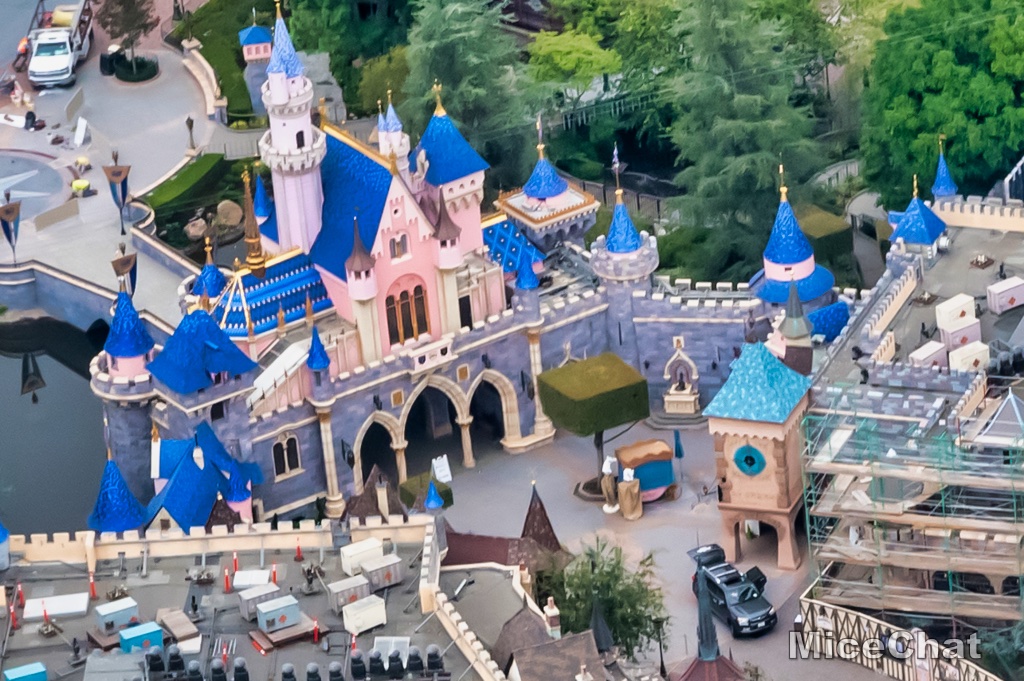 , Disneyland Update &#8211; It&#8217;s Beginning to Look a Lot Like Progress