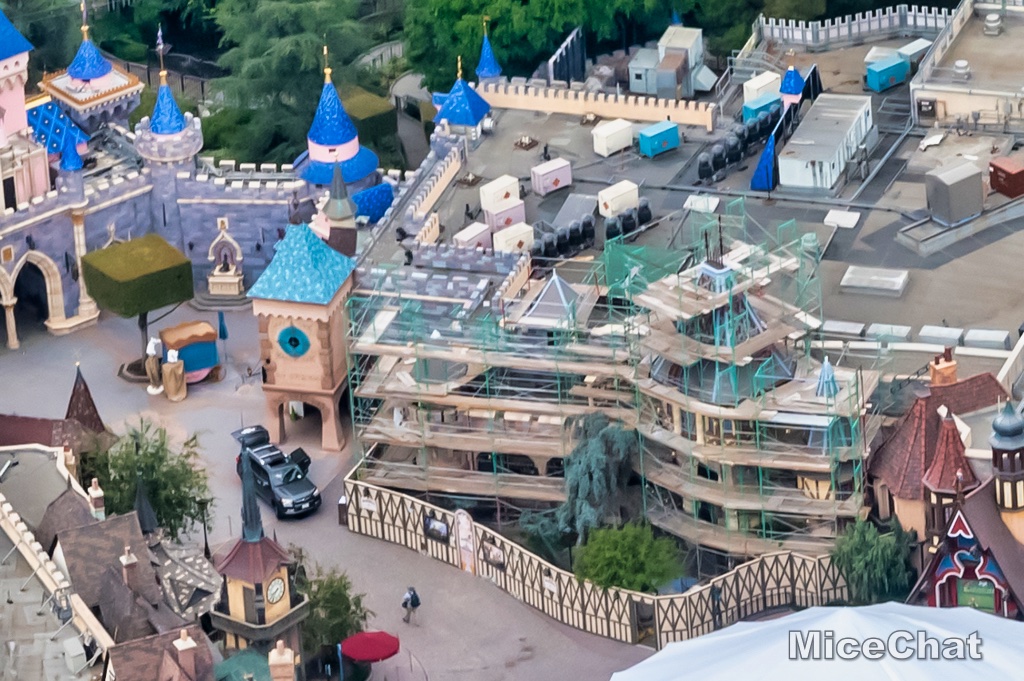 , Disneyland Update – It’s Beginning to Look a Lot Like Progress