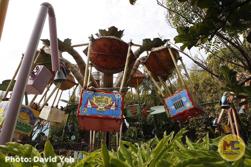 , Disneyland Update – Popping In and Bugging Out