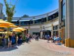 Disneyland-Downtown-Disney-lines-on-all-sides-micechat