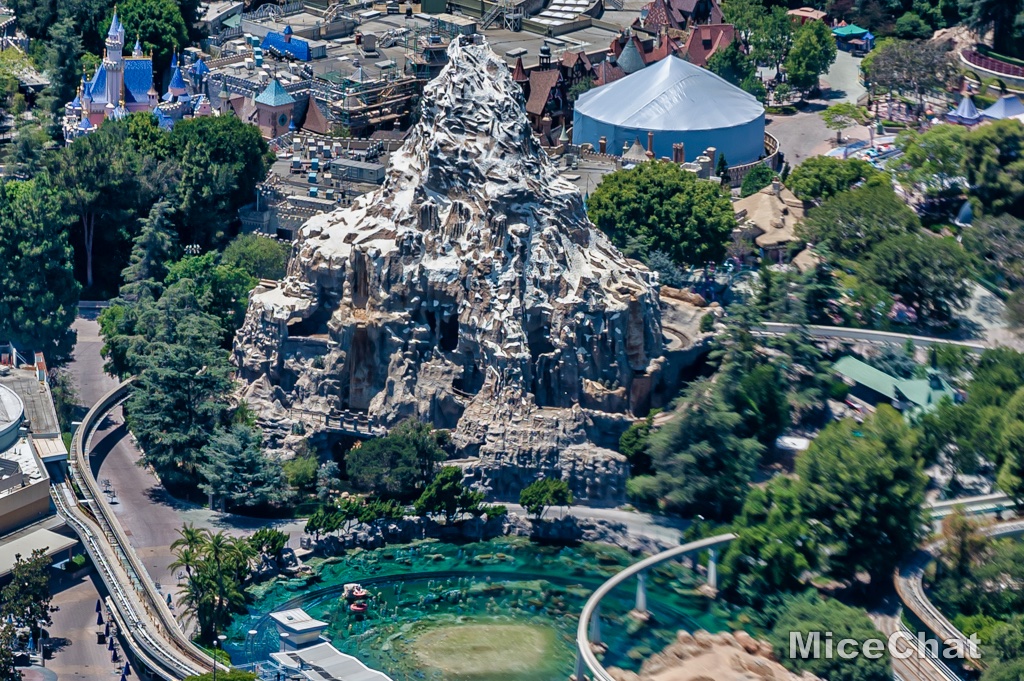 , Disneyland Update – Popping In and Bugging Out