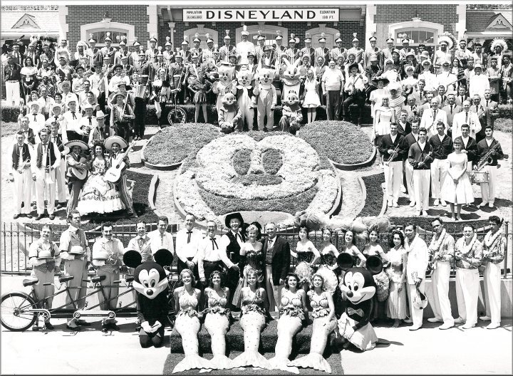 , Disneyland Update – It’s a Small Holiday After All