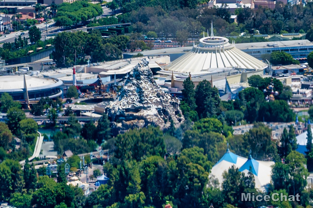 , Disneyland Update &#8211; Open and Closed as Disneyland Faces a Purple Christmas