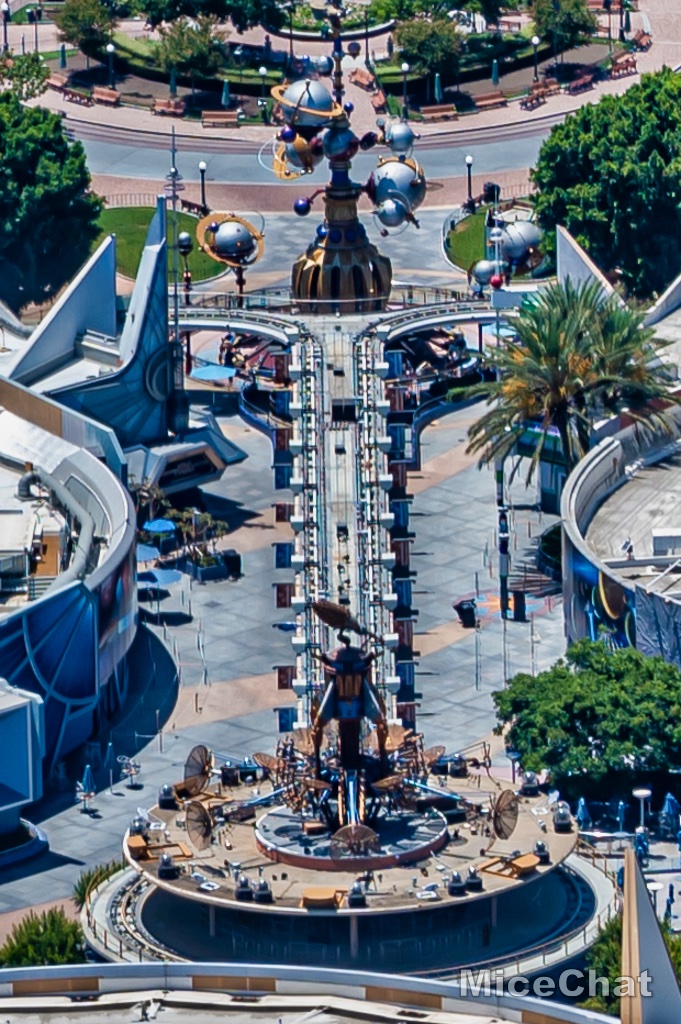 , Disneyland Update – Popping In and Bugging Out