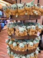 Disneyland-World-Of-Disney-baby-yoda-plush-micechat